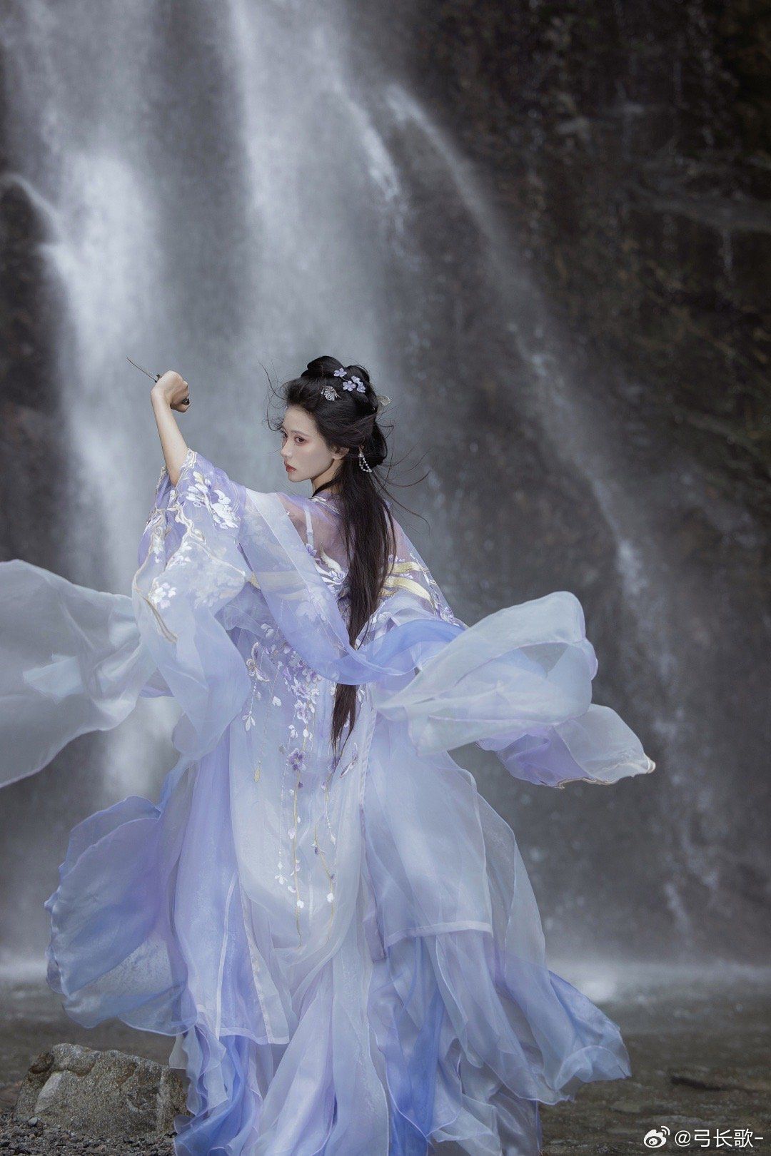 Winter Fashion for Petite Frames:Ming-Style Hanfu in Detail Winter Fashion for Petite Frames:Ming-Style Hanfu in Detail