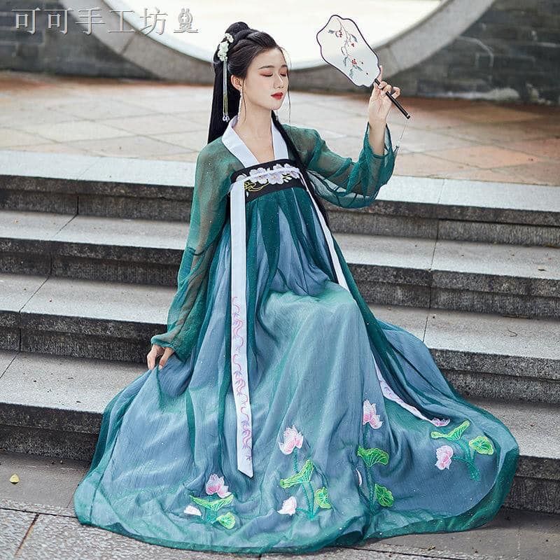 The Evolution of Traditional Chinese Hanfu:A Unique Fashion Statement The Evolution of Traditional Chinese Hanfu:A Unique Fashion Statement