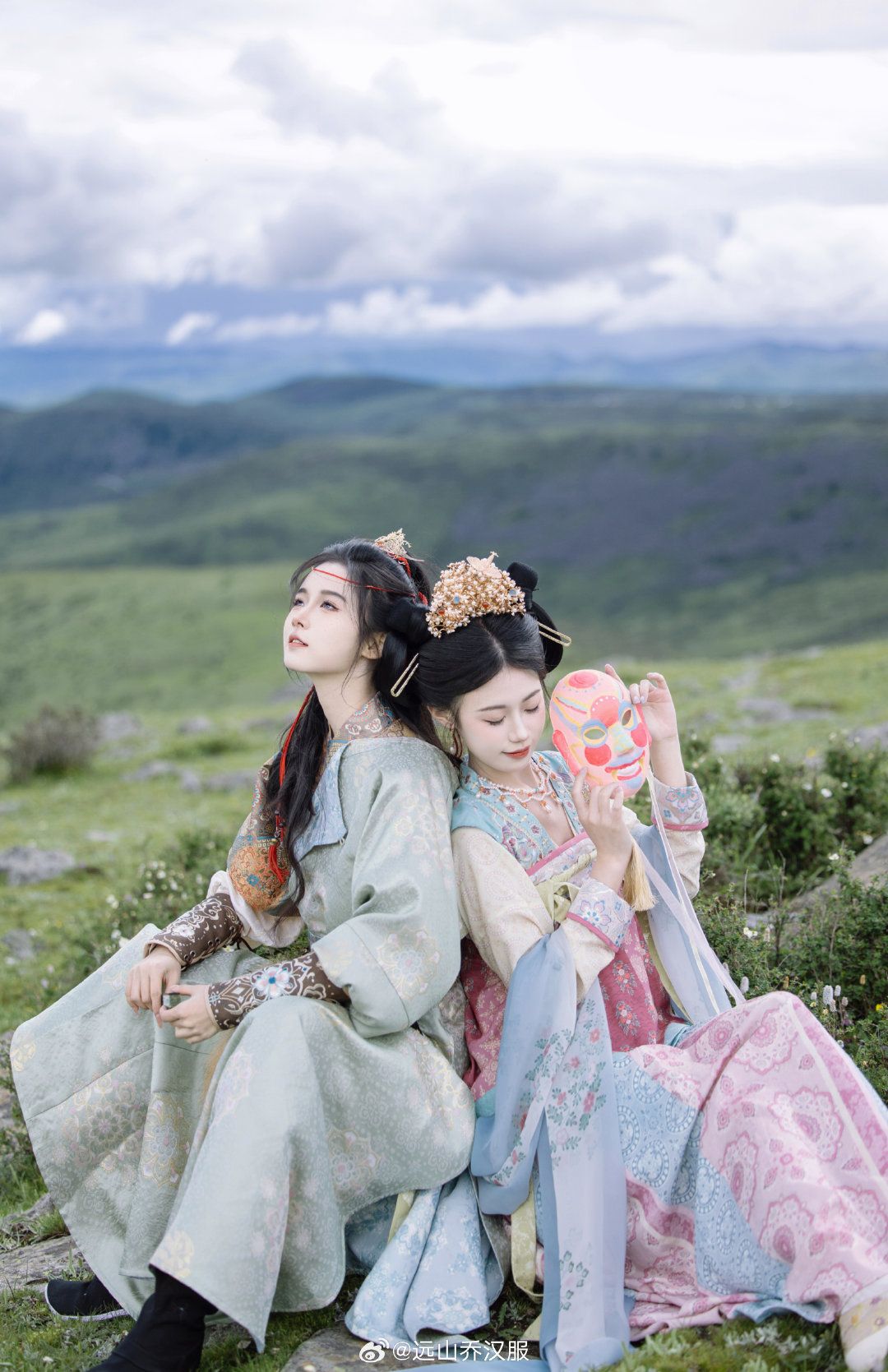The Cultural Splendor of Cheongsam and Ear Jewelry in the Republic of China The Cultural Splendor of Cheongsam and Ear Jewelry in the Republic of China