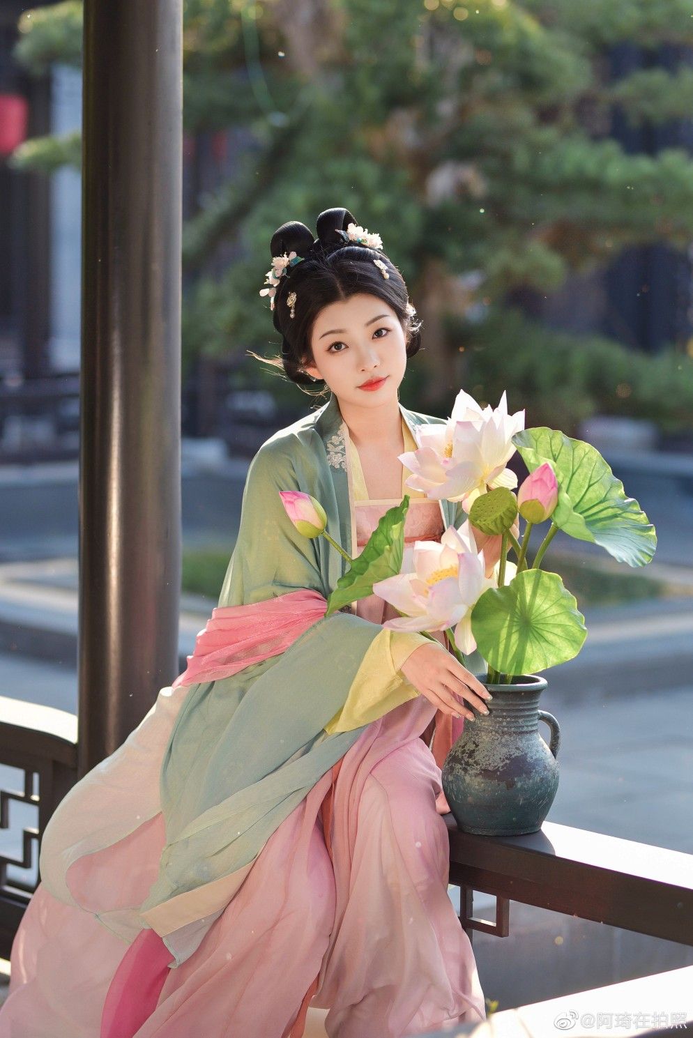 Elegant Teenage Fashion:Chinese Tang Costume Revival Elegant Teenage Fashion:Chinese Tang Costume Revival