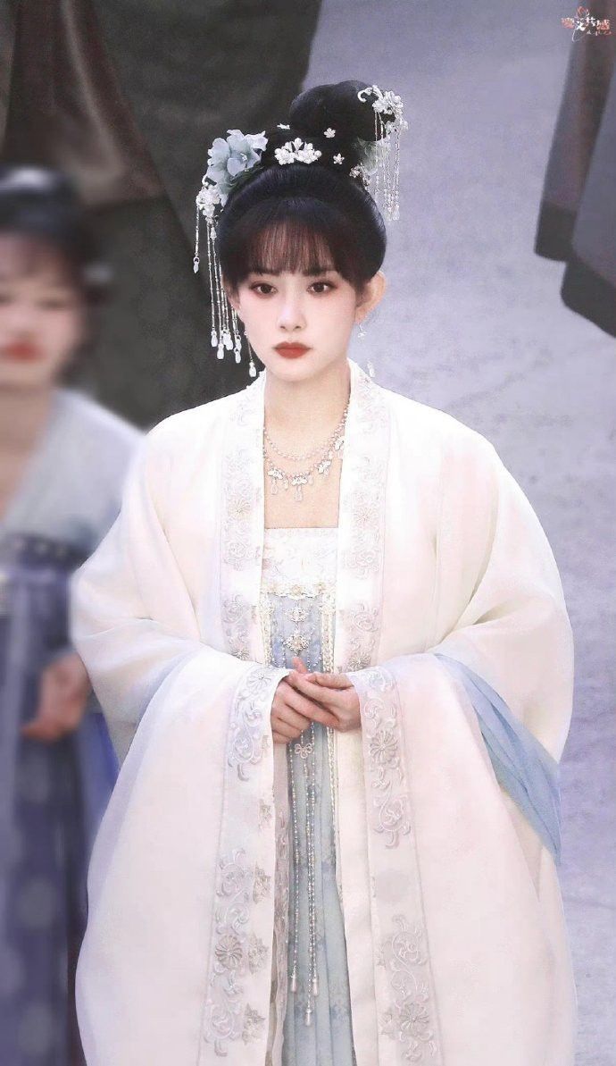 Ancient Hairpins and Headwear:Unraveling the Traditional Beauty of Ming-Style Hanfu Fashion Ancient Hairpins and Headwear:Unraveling the Traditional Beauty of Ming-Style Hanfu Fashion