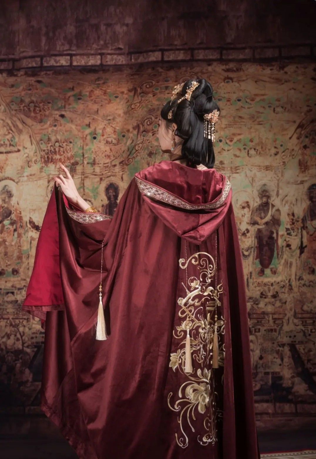 Vintage Hanfu Fashion:The Revival of Traditional Elegance in Modern Womens Attire Vintage Hanfu Fashion:The Revival of Traditional Elegance in Modern Womens Attire