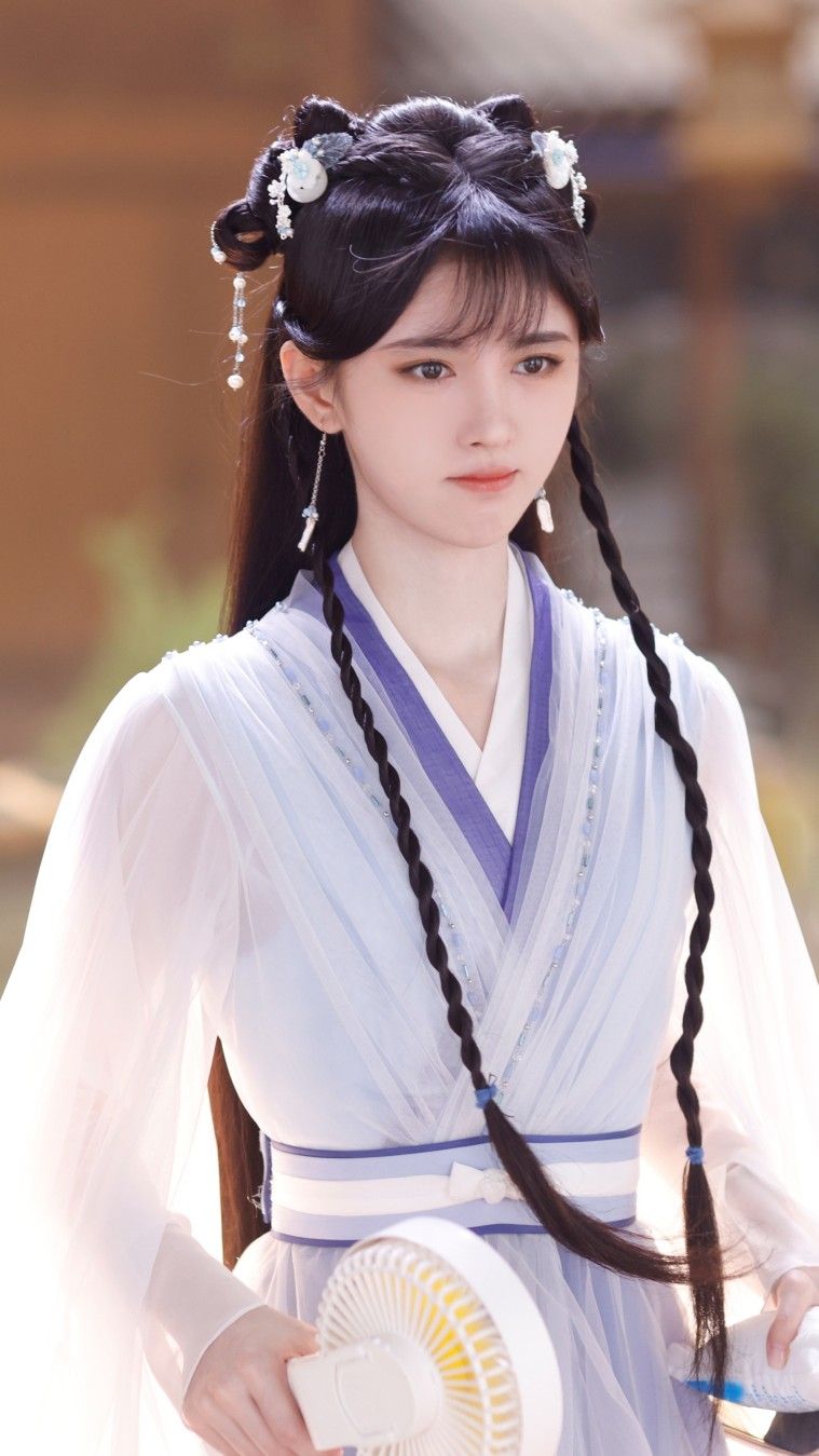 Embracing Traditional Elegance in a New-Age Cheongsam:The Rise of Knitted Qipao-Style Dresses Embracing Traditional Elegance in a New-Age Cheongsam:The Rise of Knitted Qipao-Style Dresses