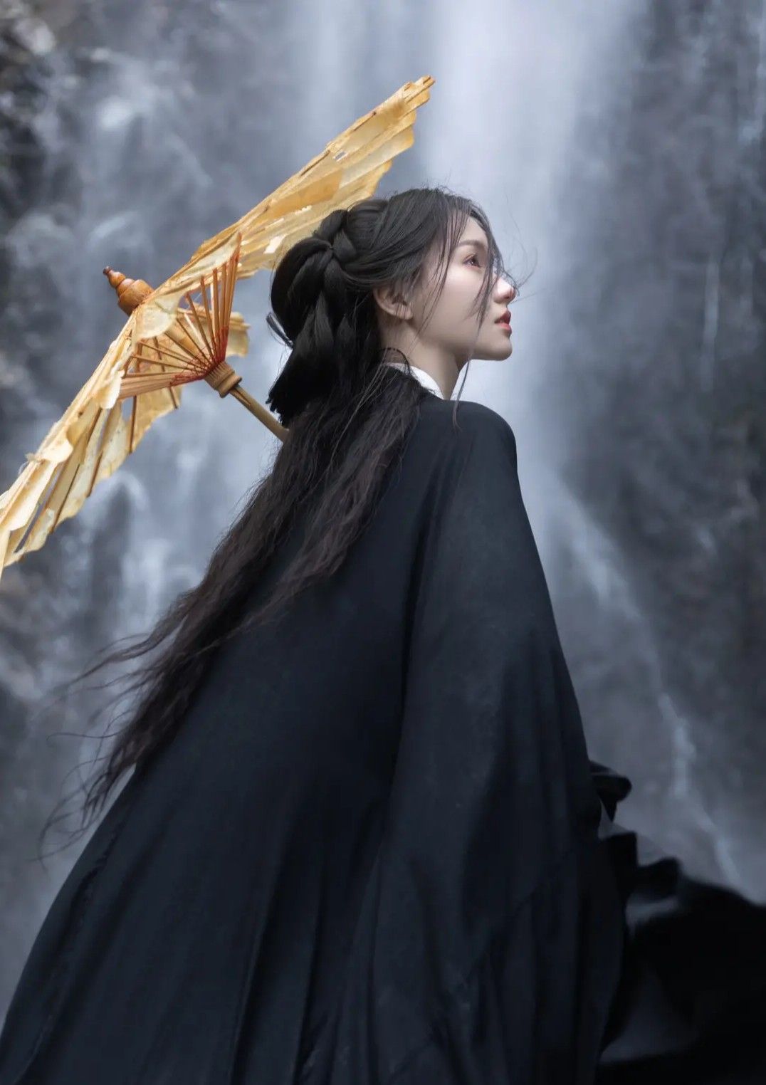 Cloud Crane Hanfu:The Charm of Chest-High Robes in Modern Times Cloud Crane Hanfu:The Charm of Chest-High Robes in Modern Times