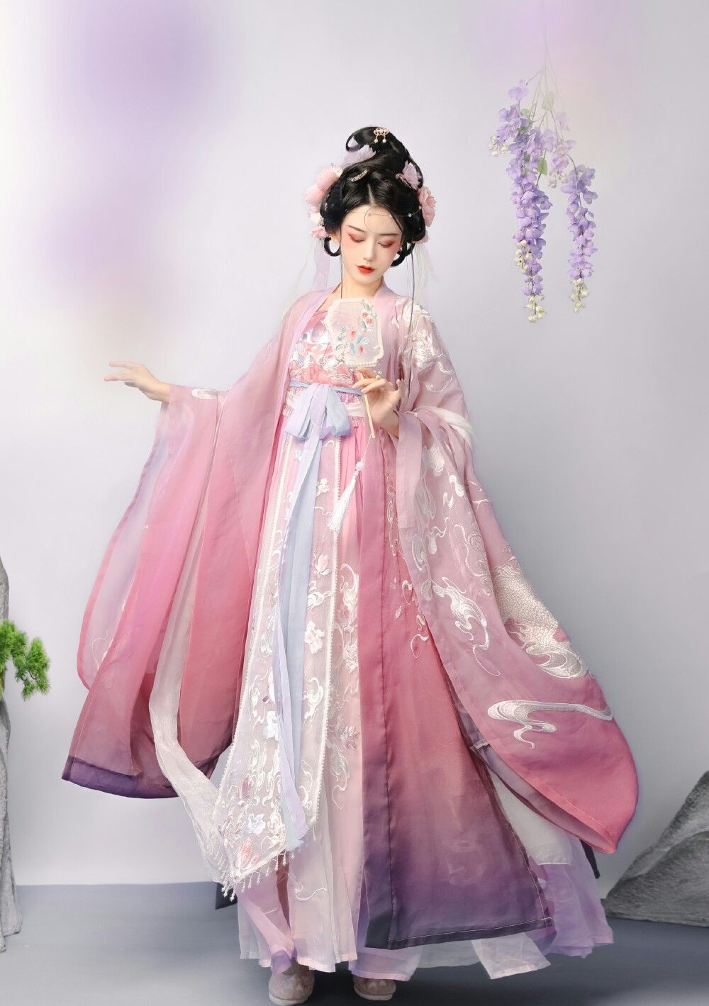 The Splendid Artistry of a Horseface Skirt-Matched Hairpin The Splendid Artistry of a Horseface Skirt-Matched Hairpin