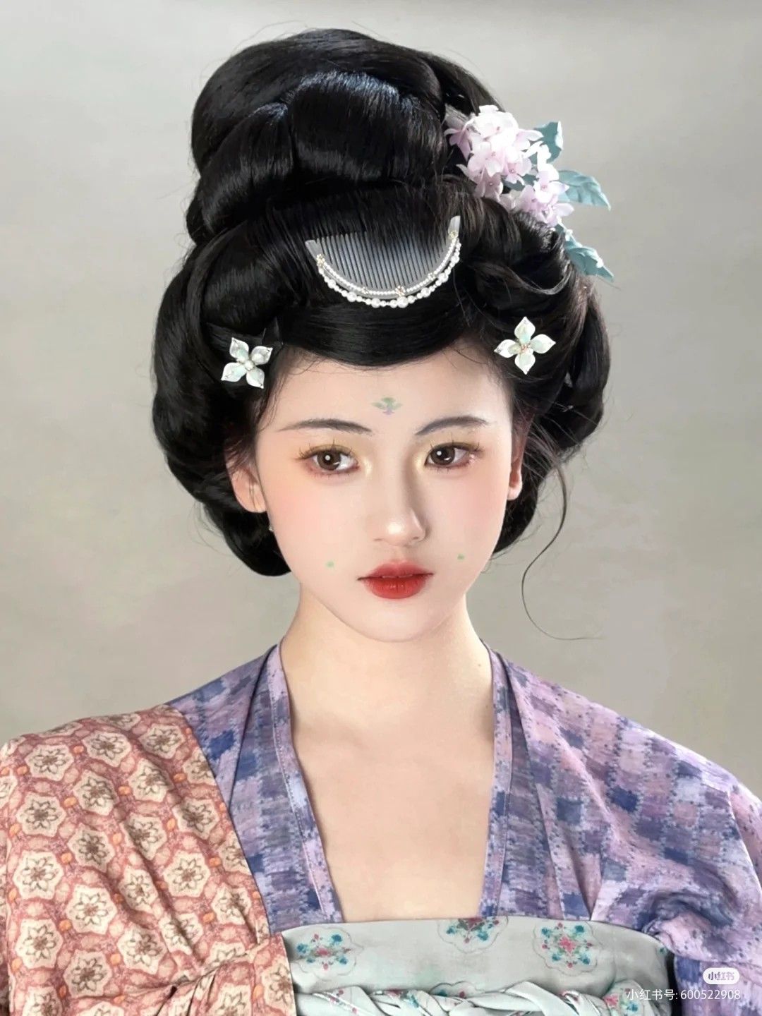 Little Girls Dreams in Traditional Chinese Hanfu Fashion Little Girls Dreams in Traditional Chinese Hanfu Fashion