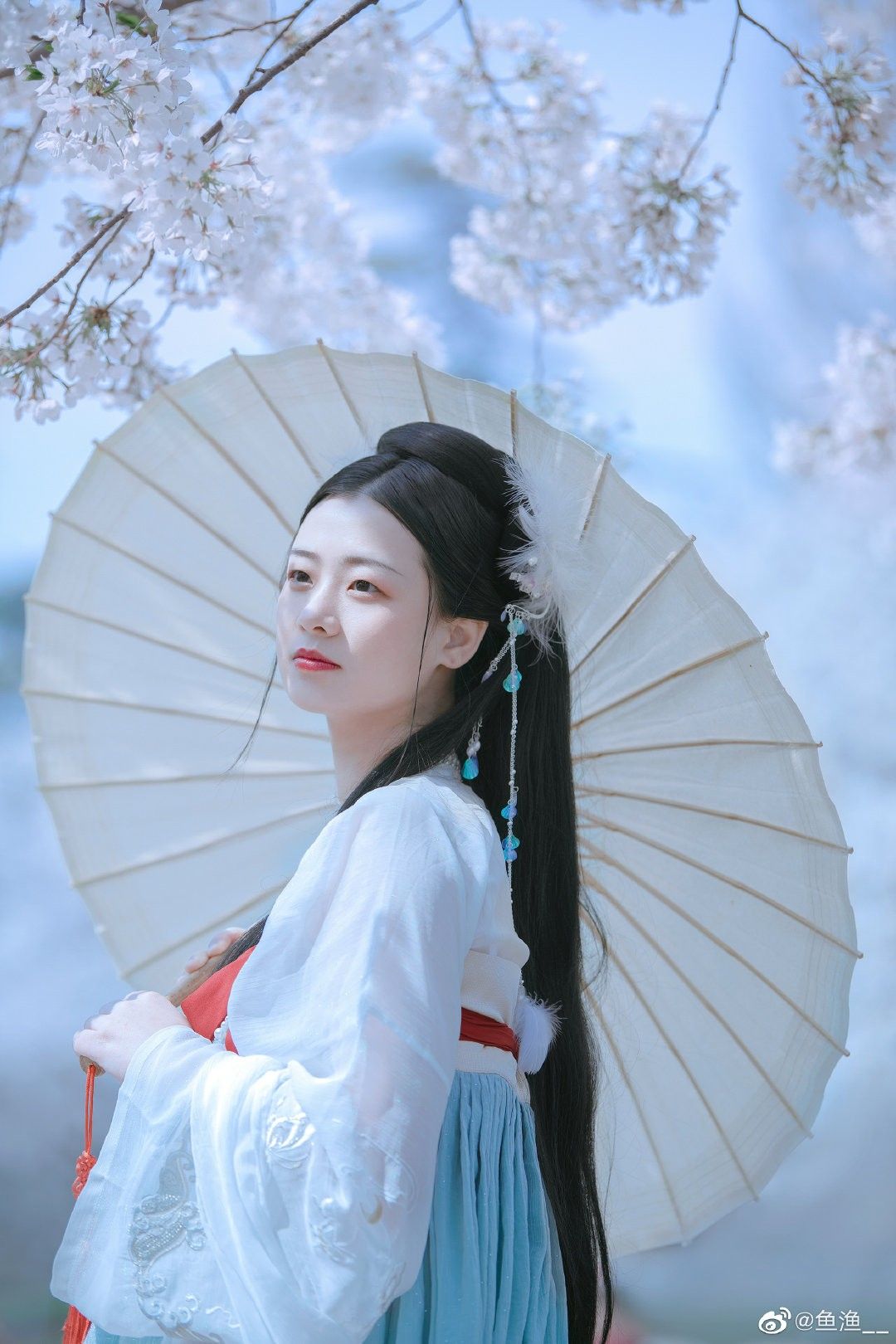 Winter-Style Cheongsam Ensemble:A Traditional Elegance for the Cold Seasons Winter-Style Cheongsam Ensemble:A Traditional Elegance for the Cold Seasons