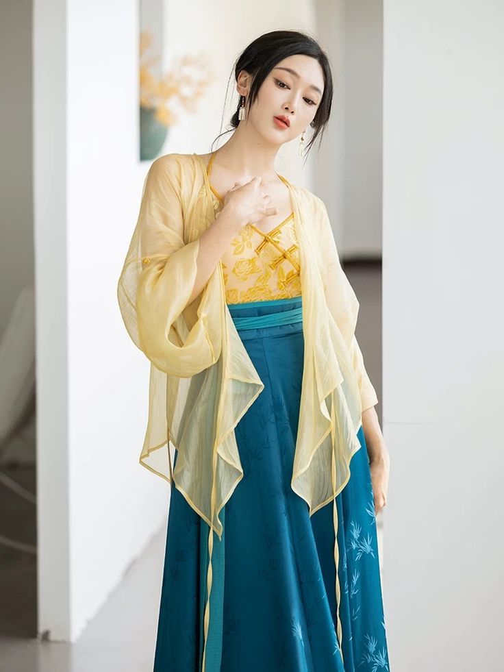 Pure Silver Earring Qipao:A Blend of Elegance and Tradition Pure Silver Earring Qipao:A Blend of Elegance and Tradition