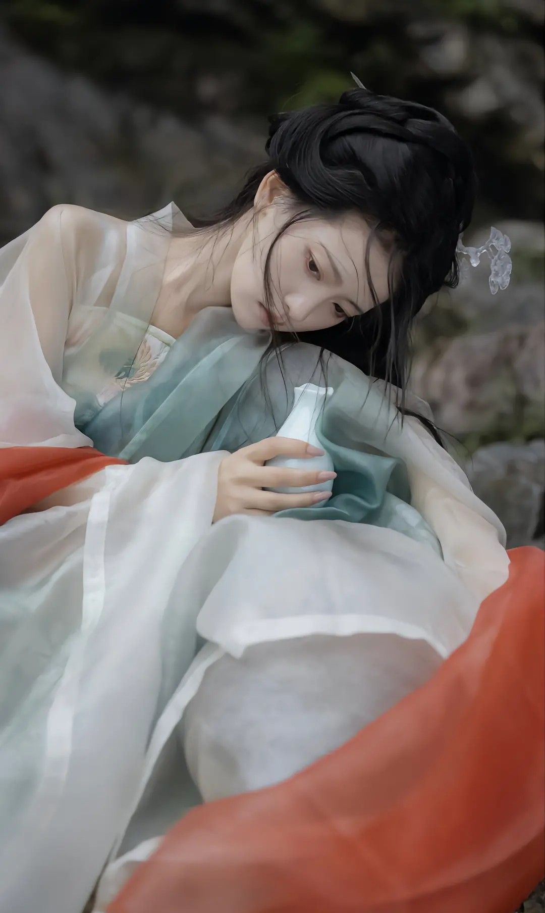Plain Clothes:The Rise of Hanfu Fashion with Affordable Prices Plain Clothes:The Rise of Hanfu Fashion with Affordable Prices