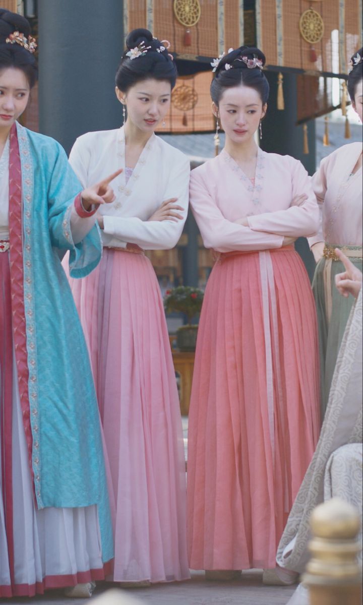 Mongolian Cheongsam:A Blend of Tradition and Modernity Mongolian Cheongsam:A Blend of Tradition and Modernity