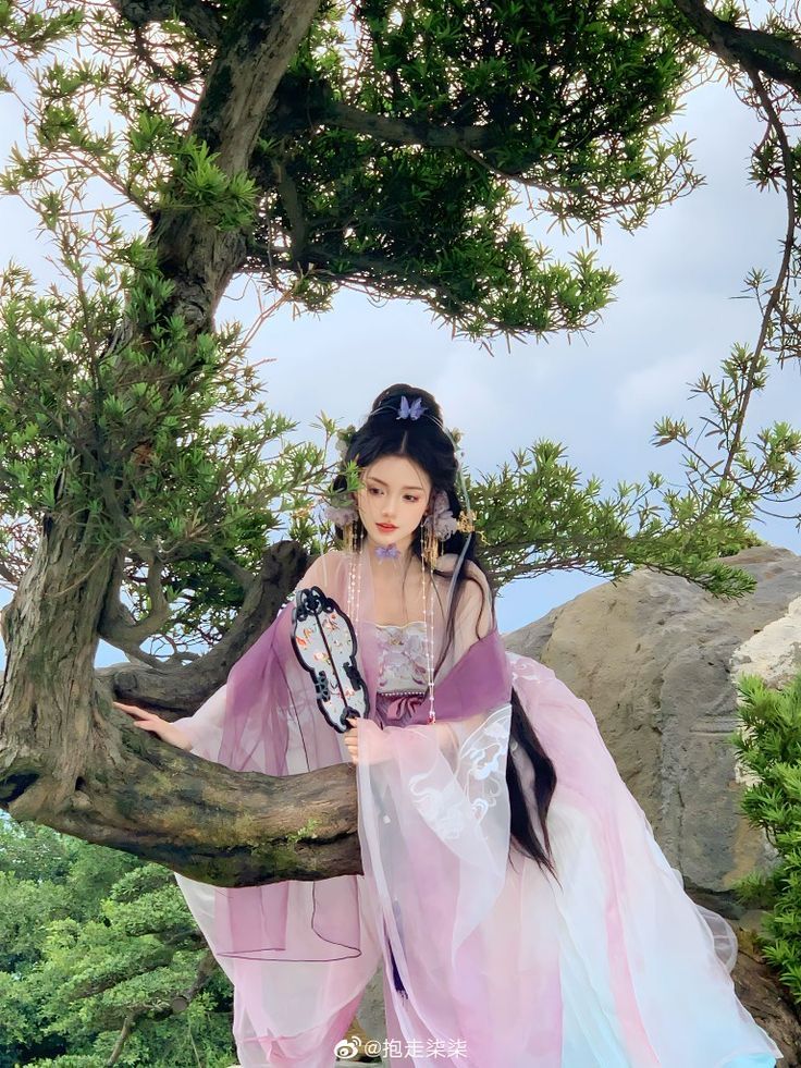 Spring and Autumn Girls Hanfu Dress:The Charm of Traditional Elegance in a Childs Mind Spring and Autumn Girls Hanfu Dress:The Charm of Traditional Elegance in a Childs Mind