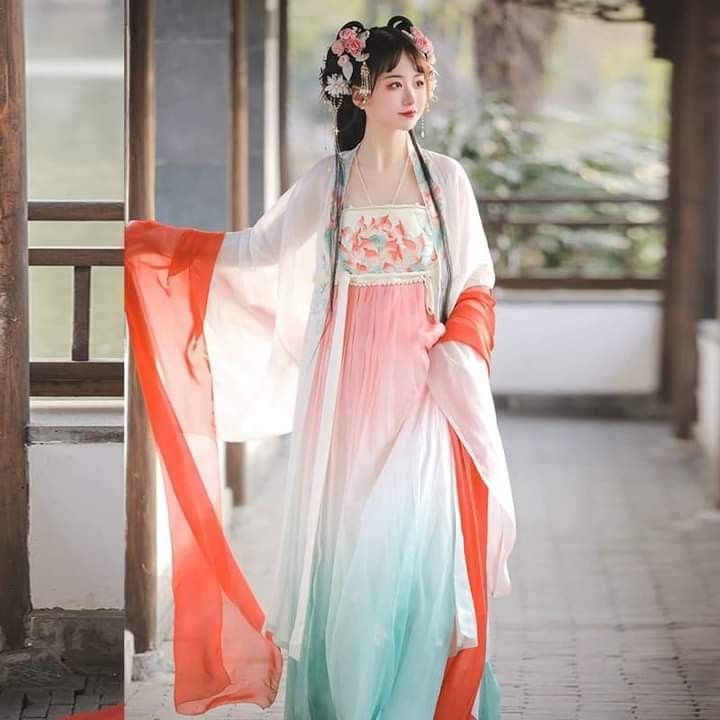The Charm of Cheongsam Made with Pure Cotton Fabric The Charm of Cheongsam Made with Pure Cotton Fabric