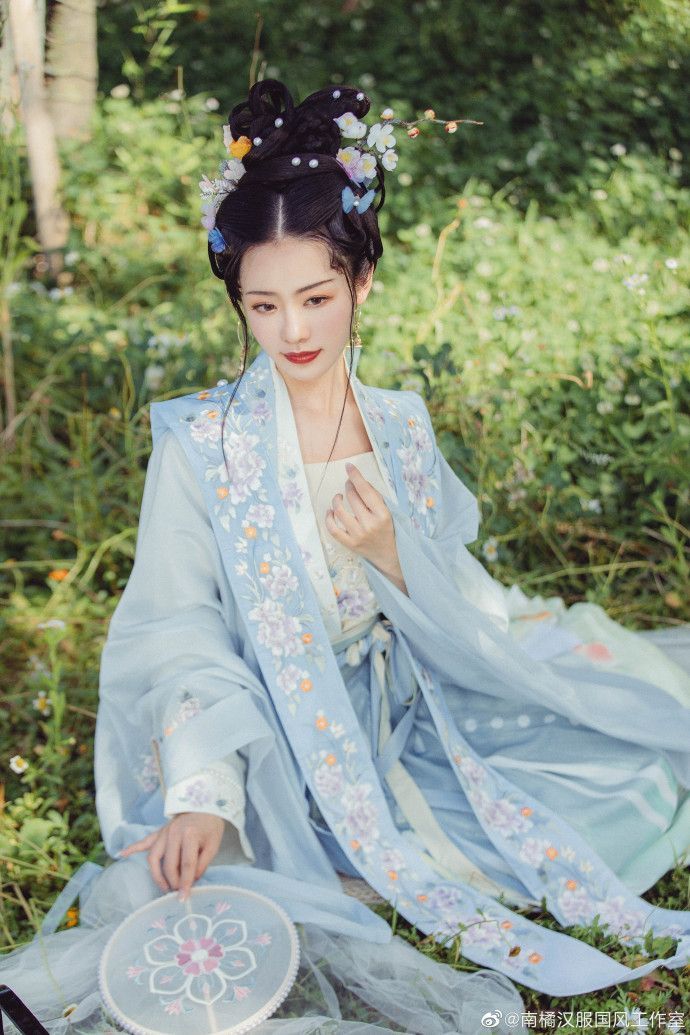 Ink-Wash Bamboo and Horseface Skirt:A Blend of Traditional Chinese Artistry Ink-Wash Bamboo and Horseface Skirt:A Blend of Traditional Chinese Artistry