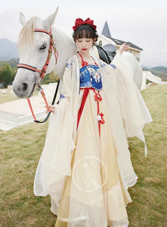 Winter Tang-Style Hanfu in Plus Sizes:Embracing Traditional Elegance in Comfort Winter Tang-Style Hanfu in Plus Sizes:Embracing Traditional Elegance in Comfort