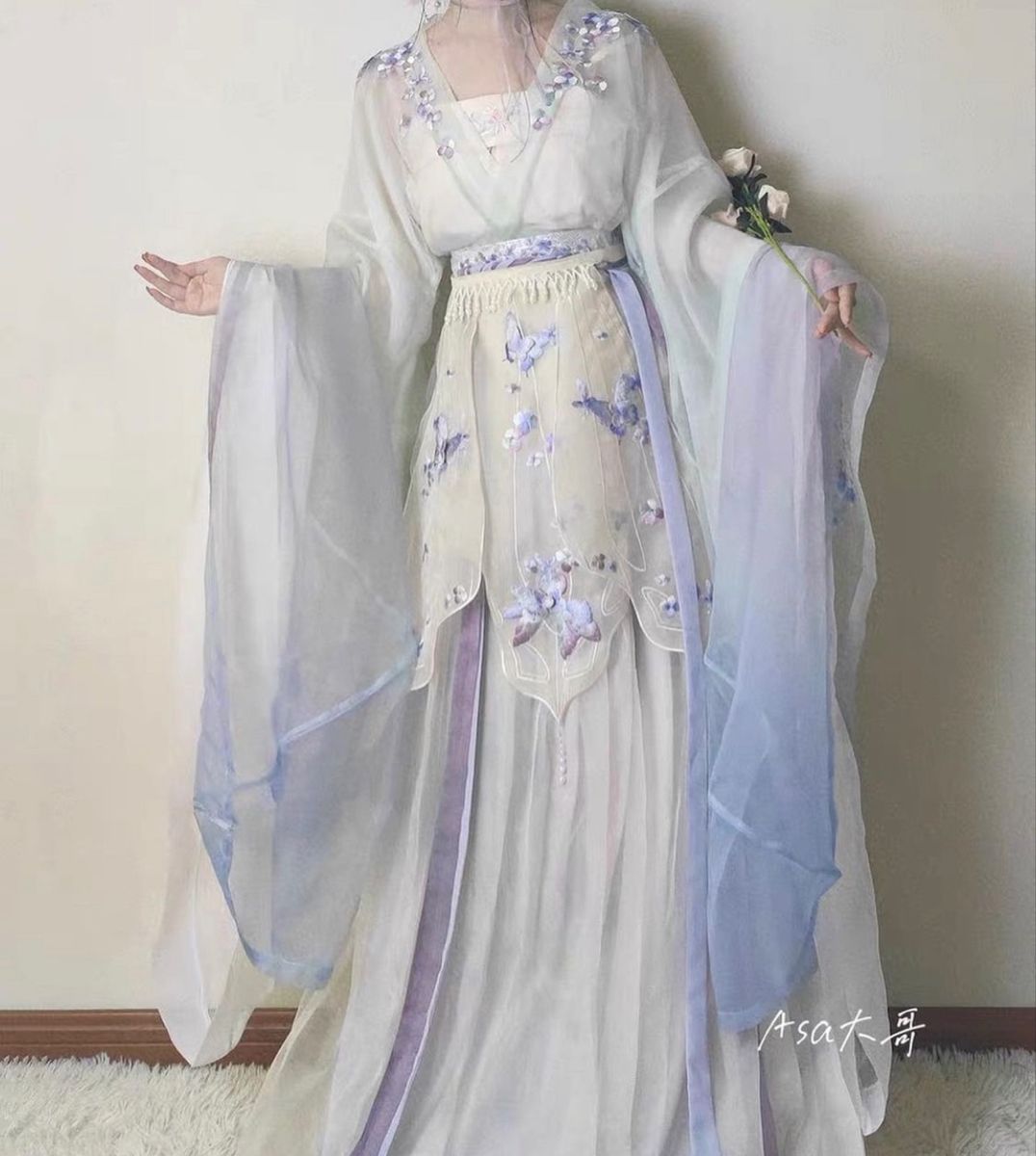 Traditional Chinese Style Puff-Skirt Ensemble for Women in Winter Traditional Chinese Style Puff-Skirt Ensemble for Women in Winter