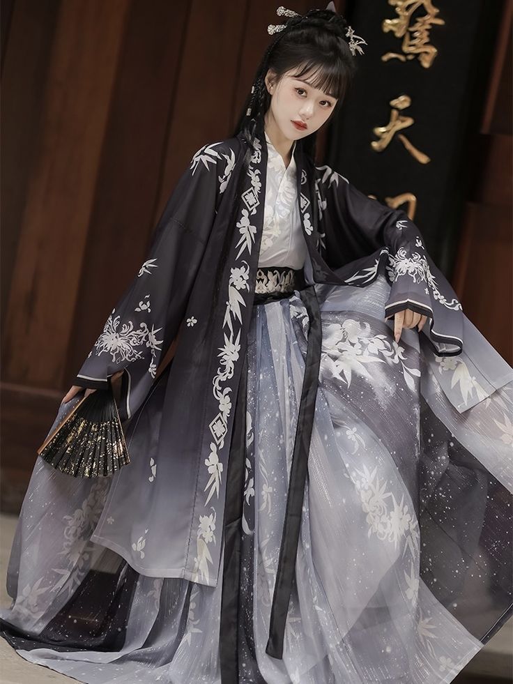 Vibrant Blue Hanfu Fashion and Hair Accessories:A Cultural Journey Vibrant Blue Hanfu Fashion and Hair Accessories:A Cultural Journey