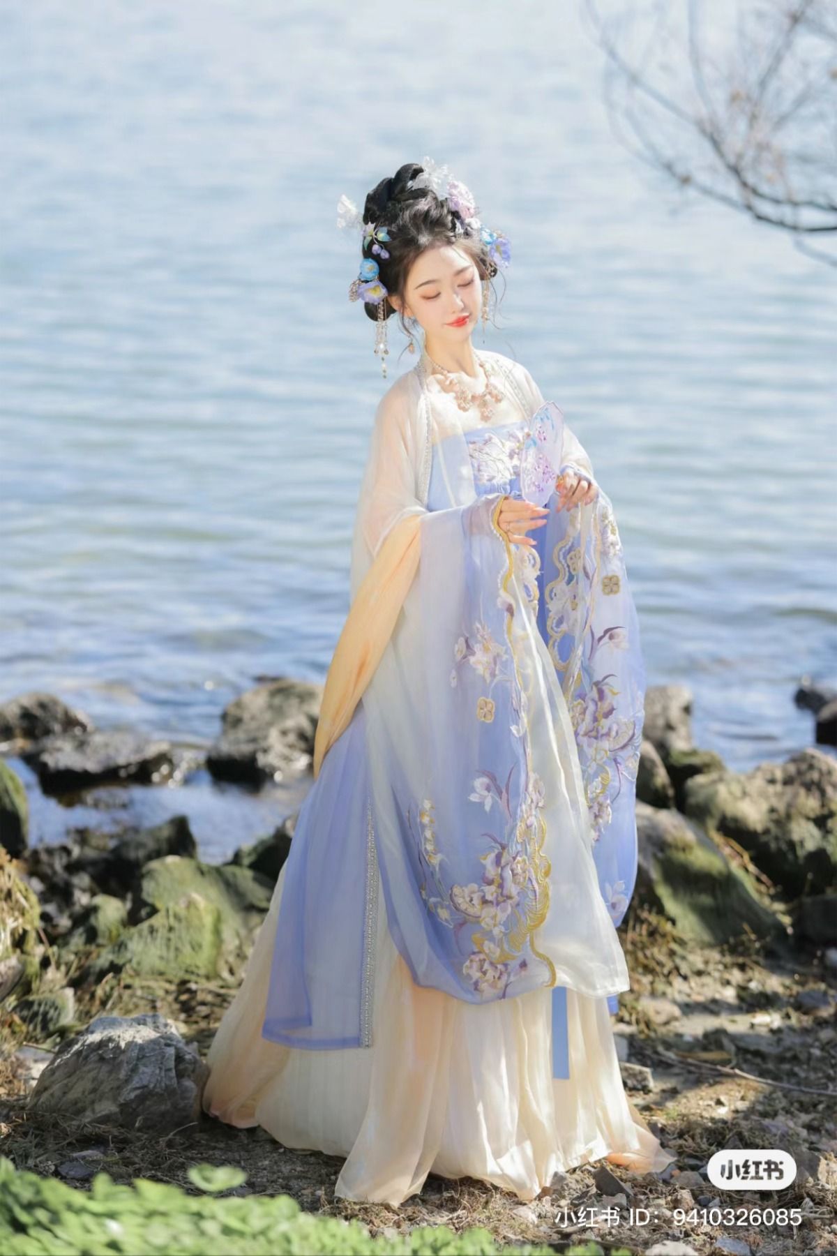 The Splendor of Horseface Skirt:The Combination of Black Silk and Silver Thread The Splendor of Horseface Skirt:The Combination of Black Silk and Silver Thread