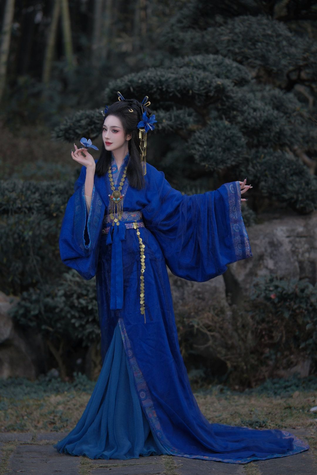 Winter Parent-Child Qipao Costumes:A Blend of Tradition and Fashion