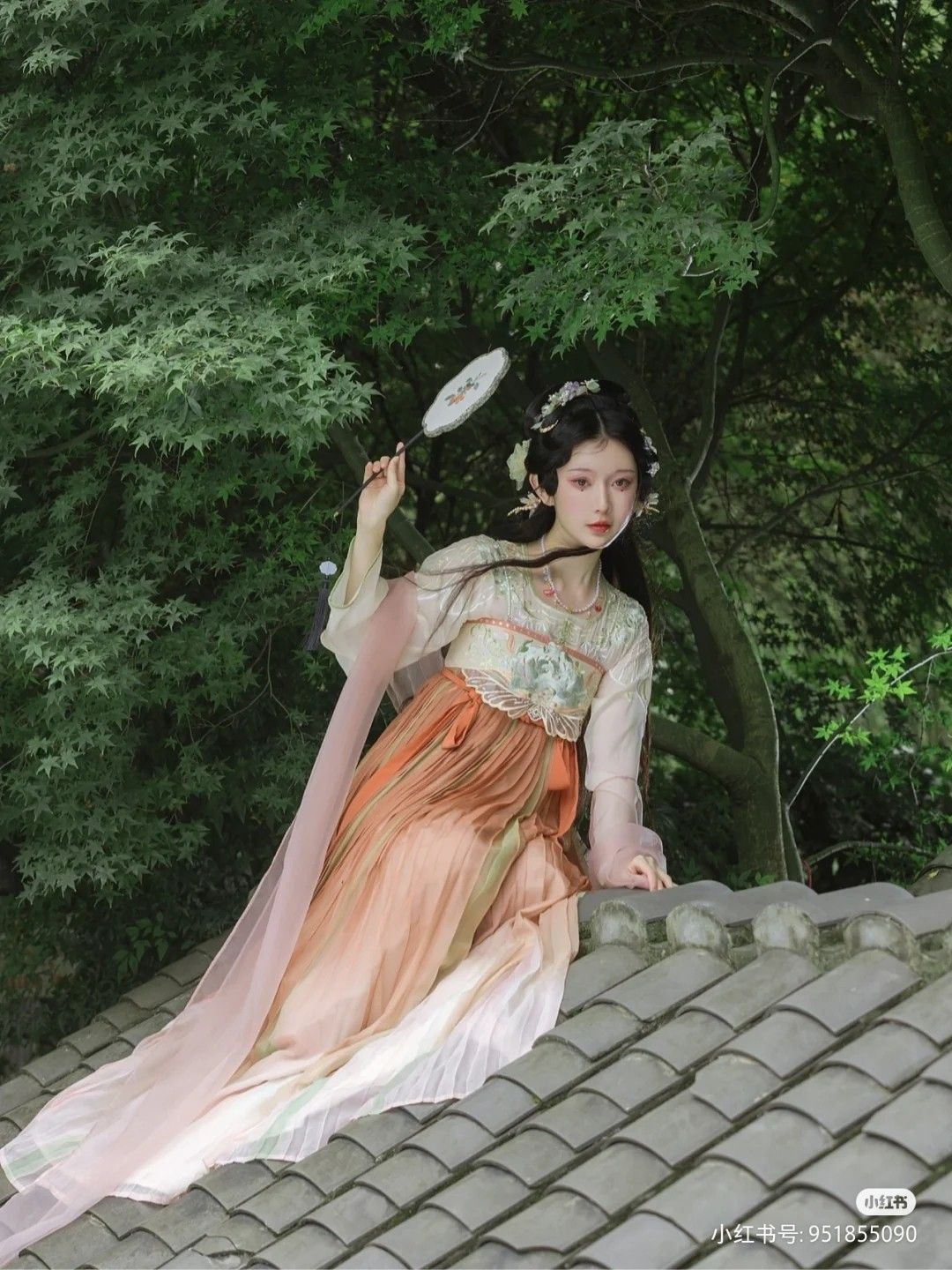 Authentic Hanfu Womens Clothing:The Story of Original Cross-Collared Blouses Authentic Hanfu Womens Clothing:The Story of Original Cross-Collared Blouses