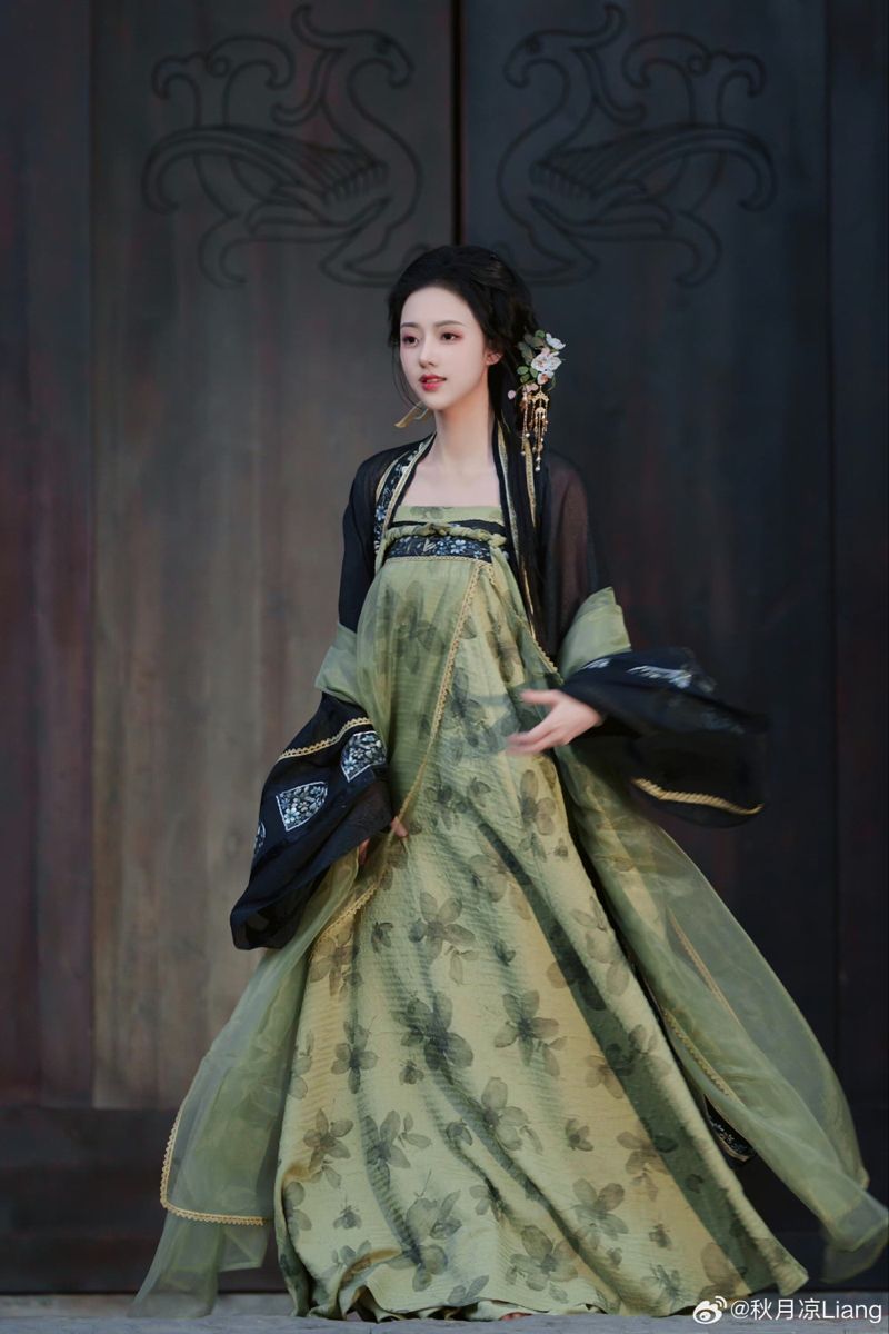 Ethereal Waters and Original Hanfu at Shuiyunjian Ethereal Waters and Original Hanfu at Shuiyunjian