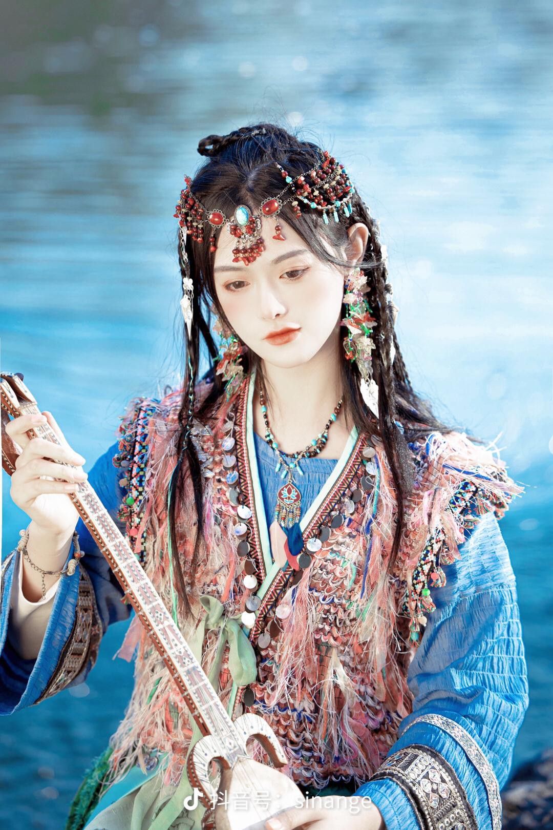 The Rise of Hanfu Fashion for Girl Students in Grade Six:A Journey into Traditional Elegance The Rise of Hanfu Fashion for Girl Students in Grade Six:A Journey into Traditional Elegance