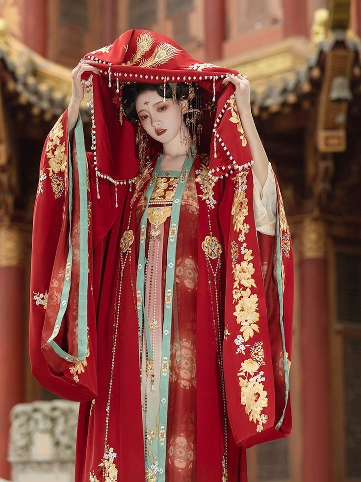 Daily Wear of Cheongsam Hair Accessories:Styling Traditional 盘发 with Modern Elegance Daily Wear of Cheongsam Hair Accessories:Styling Traditional 盘发 with Modern Elegance