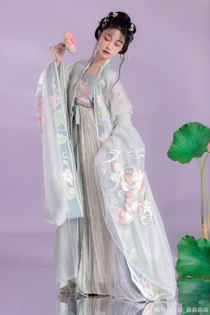 The Splendor of Cloud-肩马面 Skirt:A Blue Adornment The Splendor of Cloud-肩马面 Skirt:A Blue Adornment