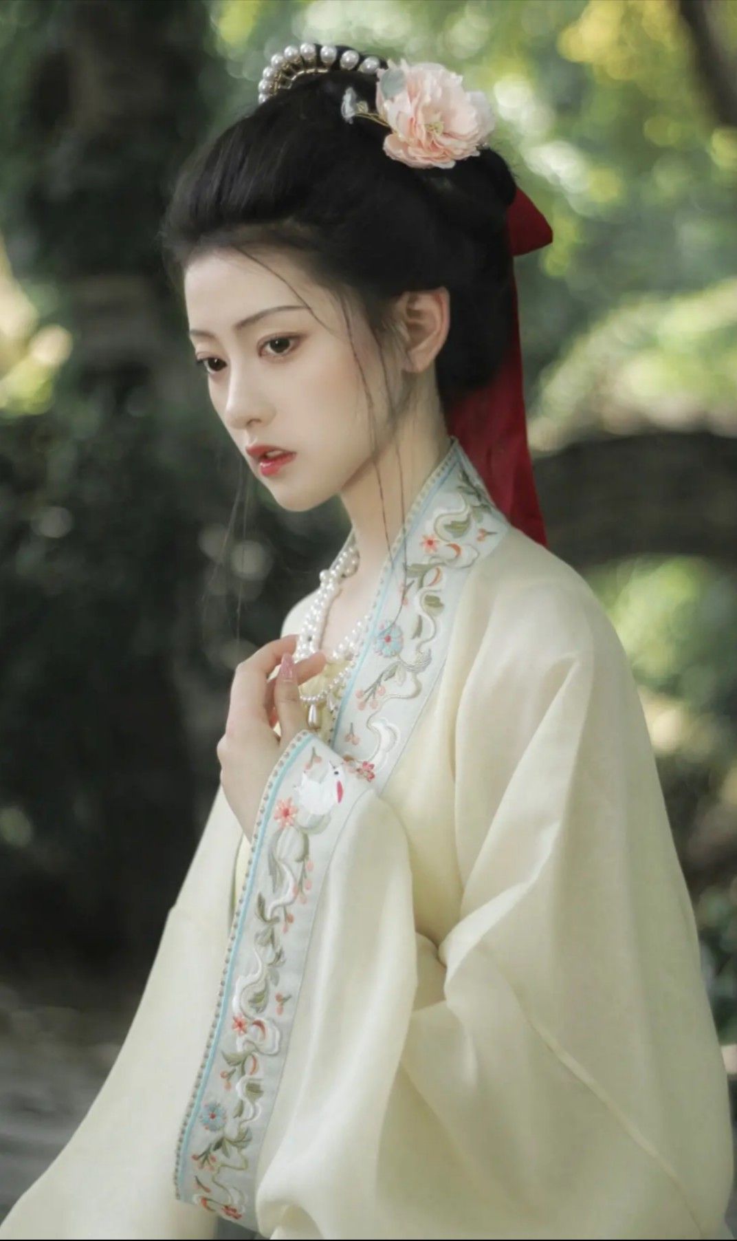 The Elegance of Cheongsam-Style Blouses:A Journey into Traditional Chinese Fashion The Elegance of Cheongsam-Style Blouses:A Journey into Traditional Chinese Fashion