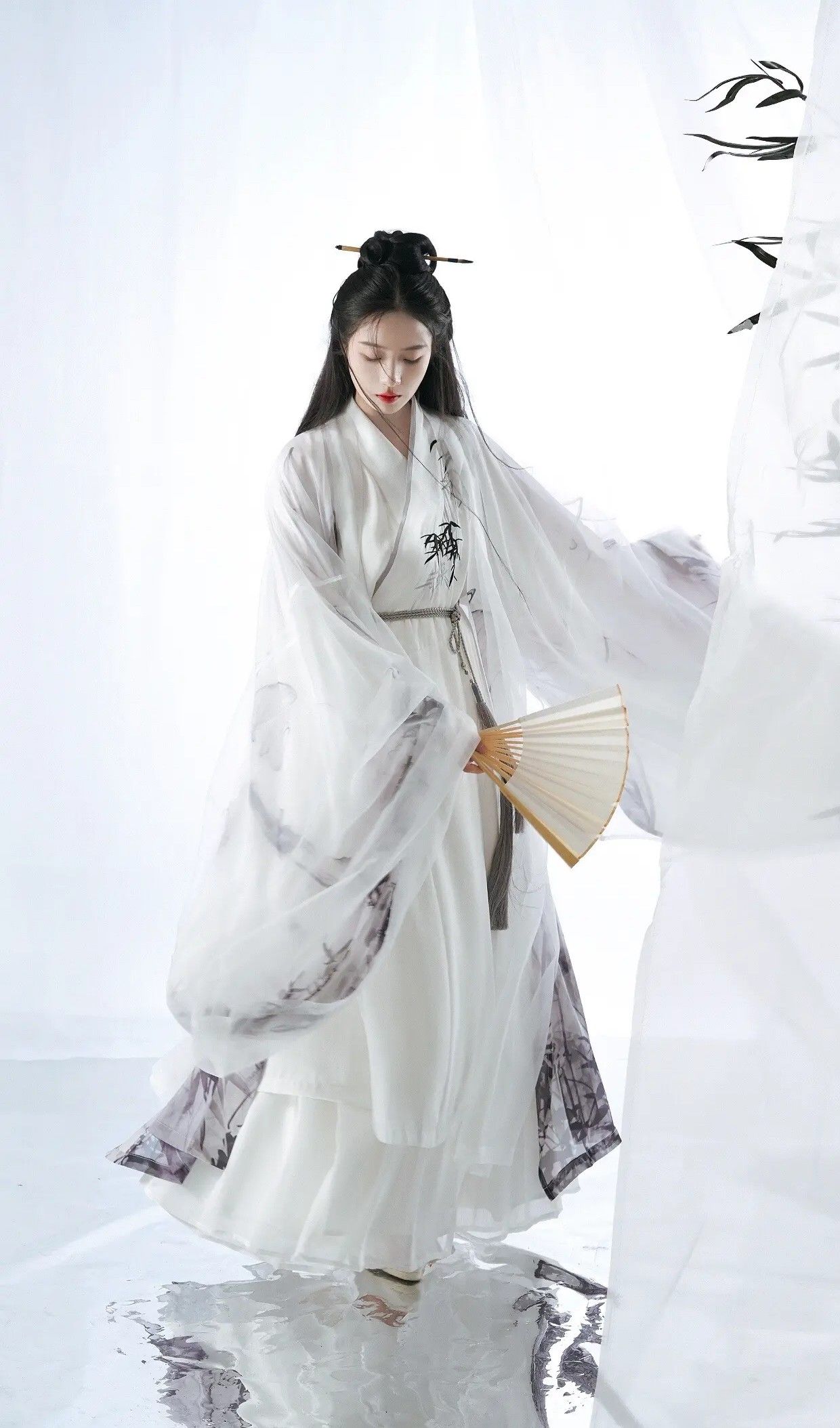 The Revival of Hanfu:Embracing the Ethereal Beauty of Red Dust The Revival of Hanfu:Embracing the Ethereal Beauty of Red Dust