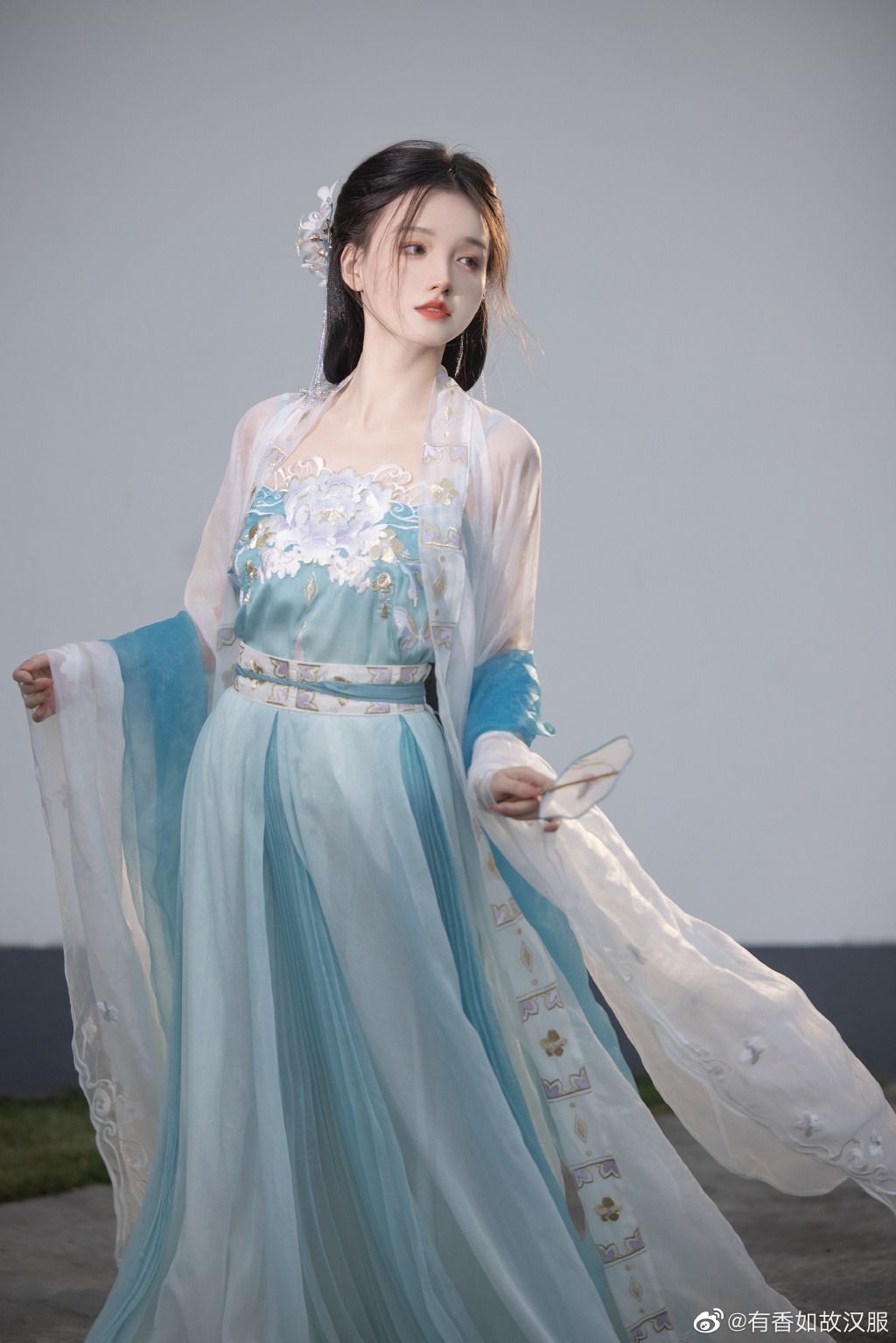 Engaging Elegance:The Union of Qipao and High Heels for an Unforgettable Engagement Engaging Elegance:The Union of Qipao and High Heels for an Unforgettable Engagement
