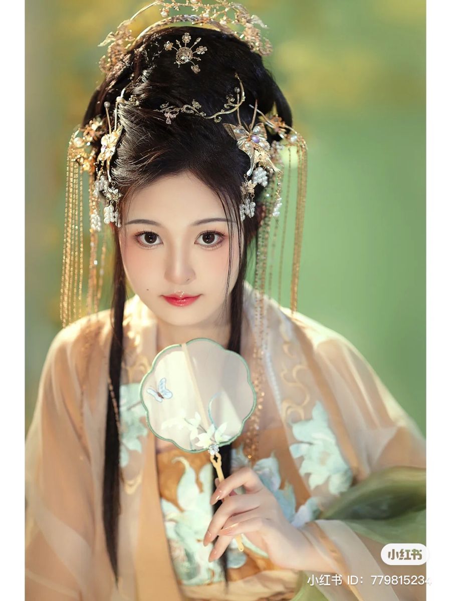 Reimagining the Cheongsam:An Enhanced Version of the Traditional Qipao Long Dress Reimagining the Cheongsam:An Enhanced Version of the Traditional Qipao Long Dress
