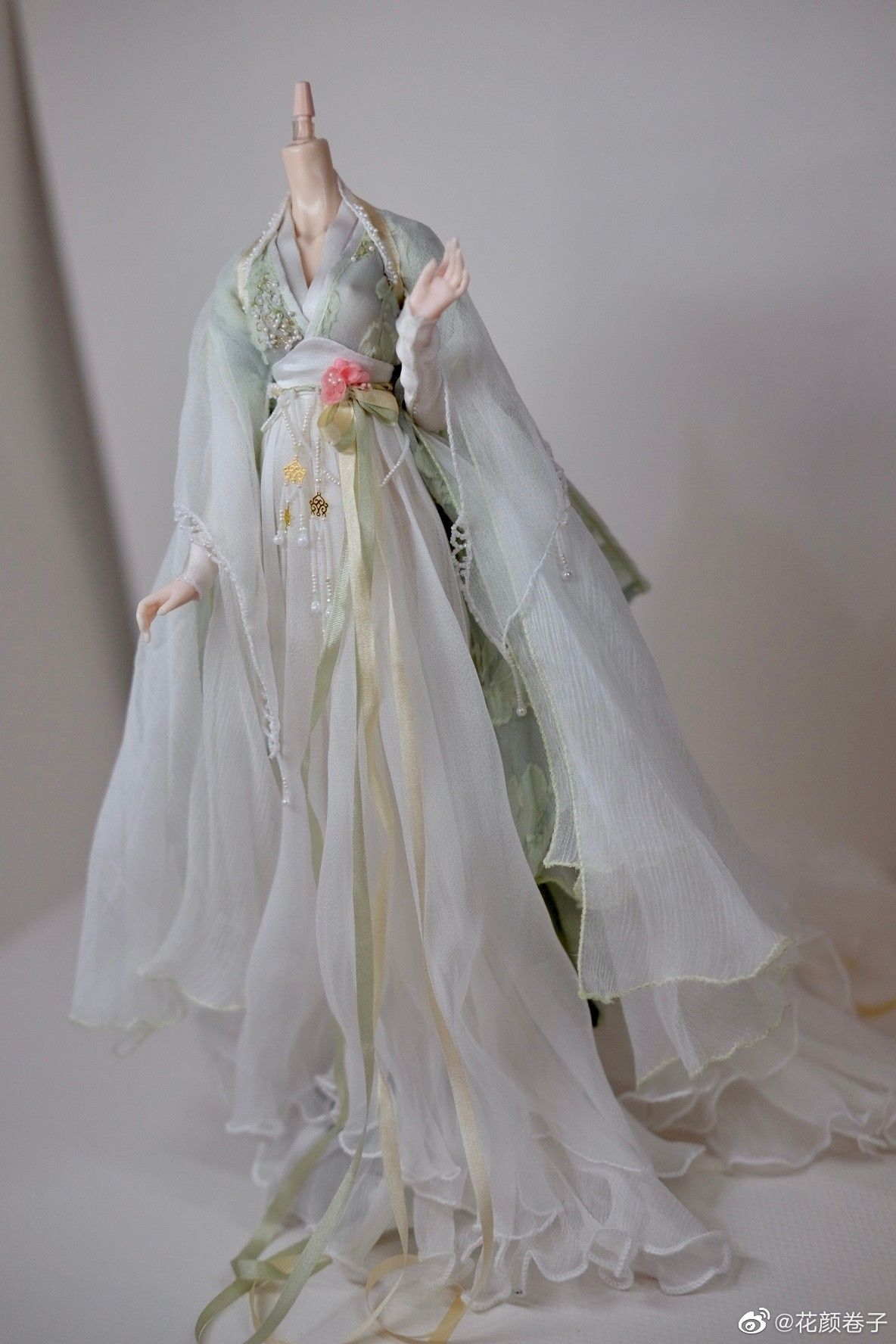 The Rise of Hanfu Hairpins with Tassel Fringes:A Cultural Revival The Rise of Hanfu Hairpins with Tassel Fringes:A Cultural Revival