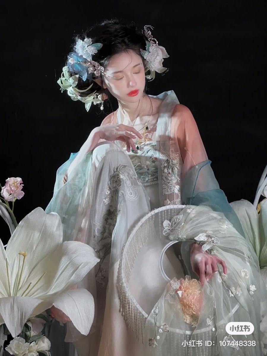 New Years Hanfu Girl Fashion:Delicate Thin Styles for Little Girls New Years Hanfu Girl Fashion:Delicate Thin Styles for Little Girls