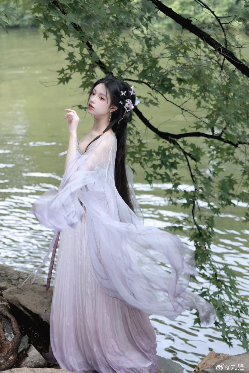 Custom-made Cheongsam:A Journey Through Traditional Elegance Custom-made Cheongsam:A Journey Through Traditional Elegance