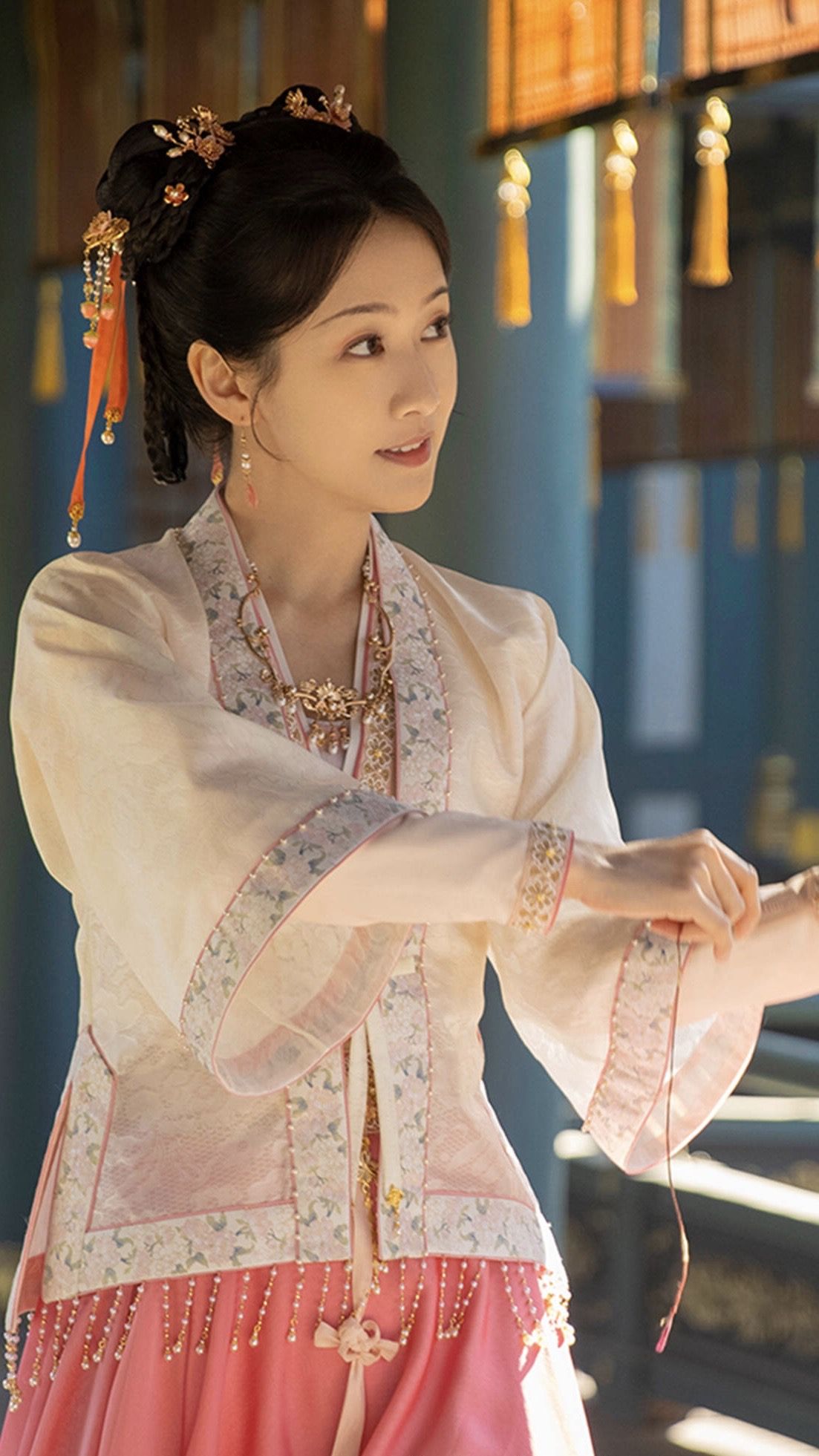 Embracing Modernity in a Rose-Adorned Cheongsam Evolution Embracing Modernity in a Rose-Adorned Cheongsam Evolution