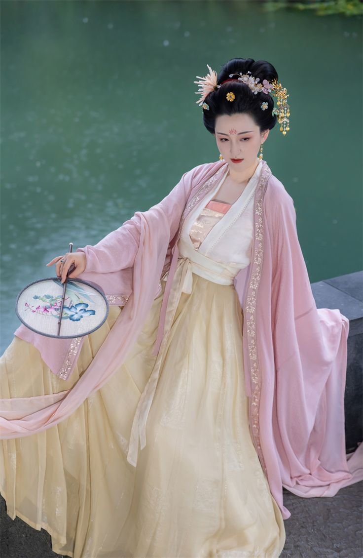 Elegant Winter Ensemble of a Horseface Skirt for Women Elegant Winter Ensemble of a Horseface Skirt for Women