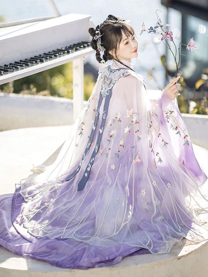 The Allure of Qipao:Embracing the Traditional Elegance of the Clockwork Beauty The Allure of Qipao:Embracing the Traditional Elegance of the Clockwork Beauty