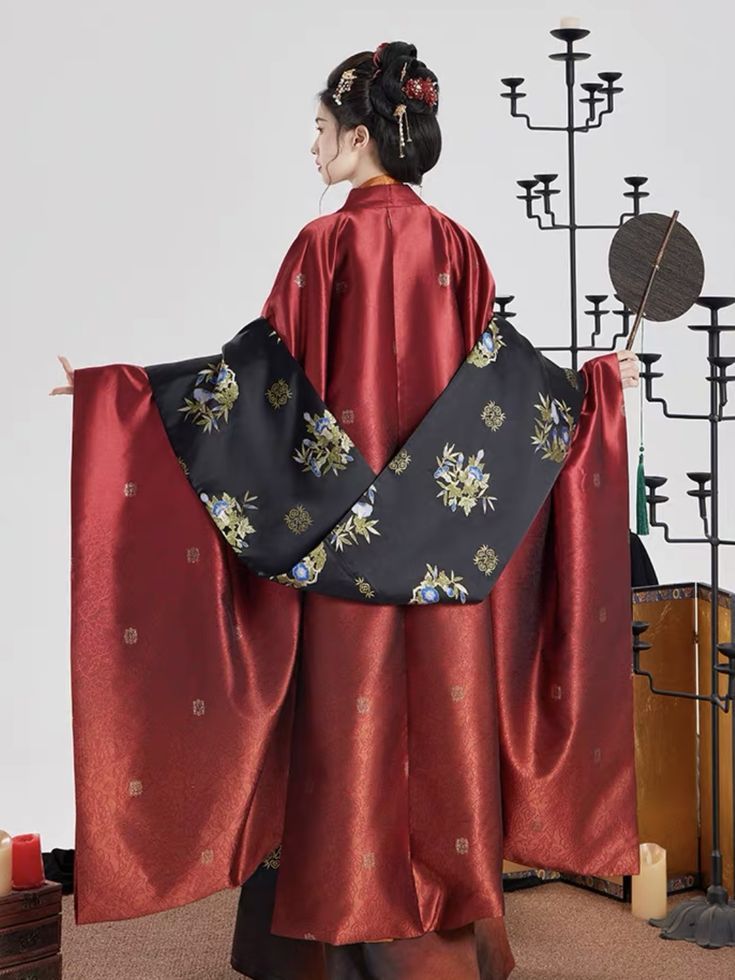 The Era of Youth:Times少年团s Performance in Traditional朱雀汉服 The Era of Youth:Times少年团s Performance in Traditional朱雀汉服