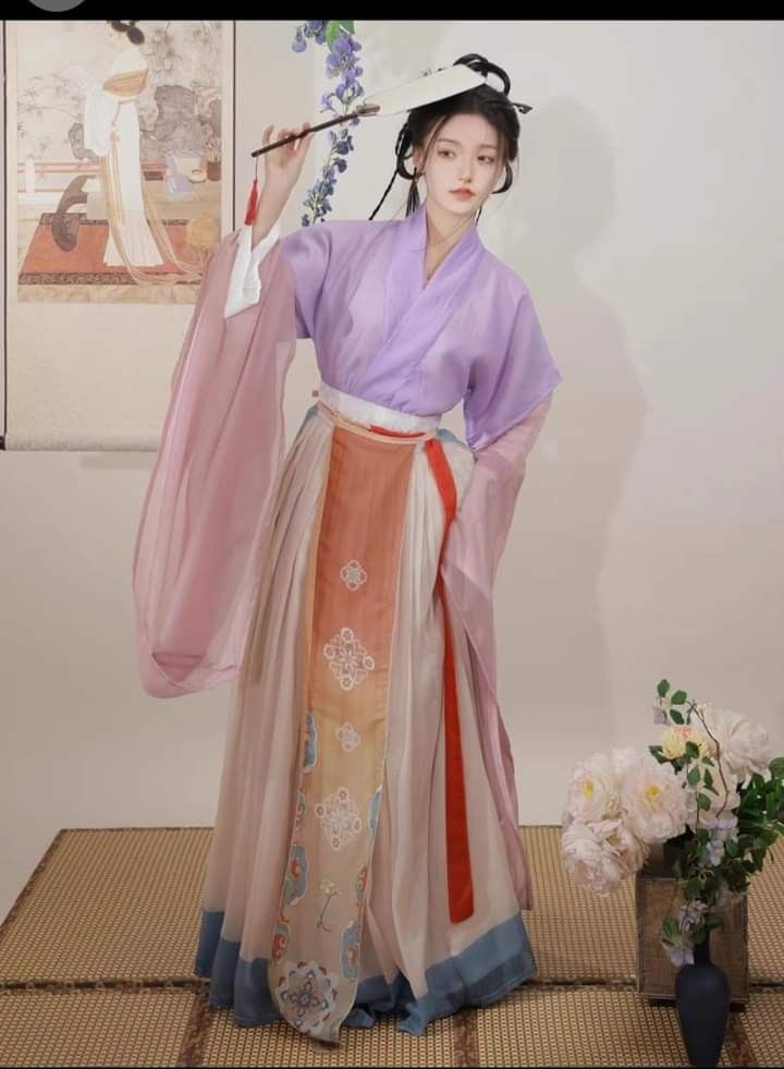 Vintage-Inspired Short Flower-Print Cheongsam:A Fashionable Retro Revival Vintage-Inspired Short Flower-Print Cheongsam:A Fashionable Retro Revival