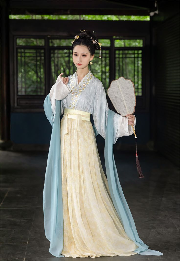 Ancient Style Student Couples in Hanfu Fashion Ancient Style Student Couples in Hanfu Fashion