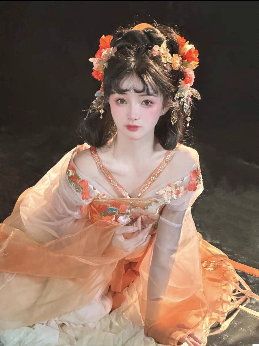 Elegance in the Countryside:The Story of Shan Shan Towns Hanfu Fashion Elegance in the Countryside:The Story of Shan Shan Towns Hanfu Fashion