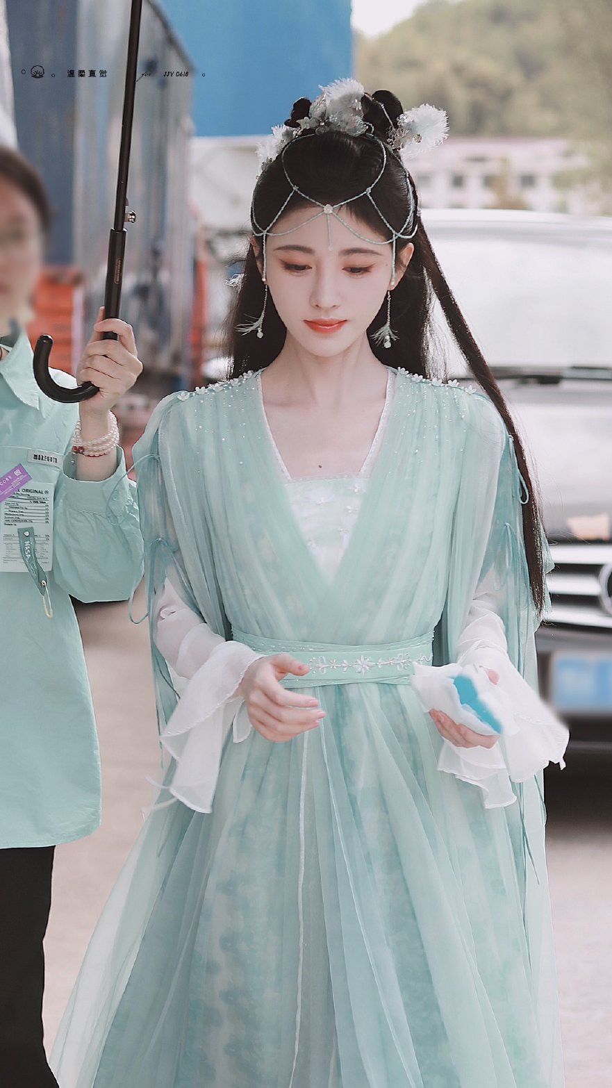 Retro-Inspired Print Innovations in Traditional Cheongsam Fashion