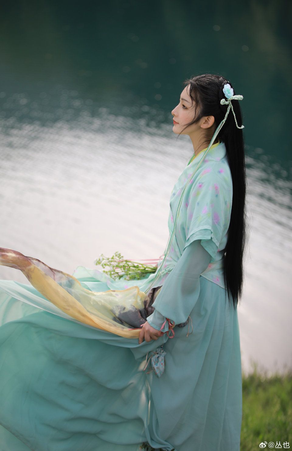 Sleek and Chic:The Rise of Sleeveless Cheongsam in Modern Fashion Sleek and Chic:The Rise of Sleeveless Cheongsam in Modern Fashion