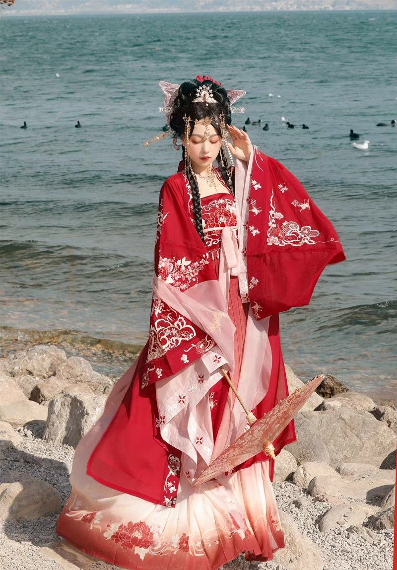 Spring Girls Hanfu Fashion:Exploring the Charm of Hanfu Blouse for Little Girls Spring Girls Hanfu Fashion:Exploring the Charm of Hanfu Blouse for Little Girls