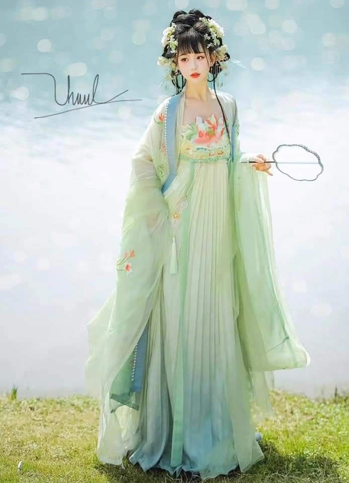 The Authenticity of Xiangyunsha Cheongsam Skirt:An Insight into the World of Qipao