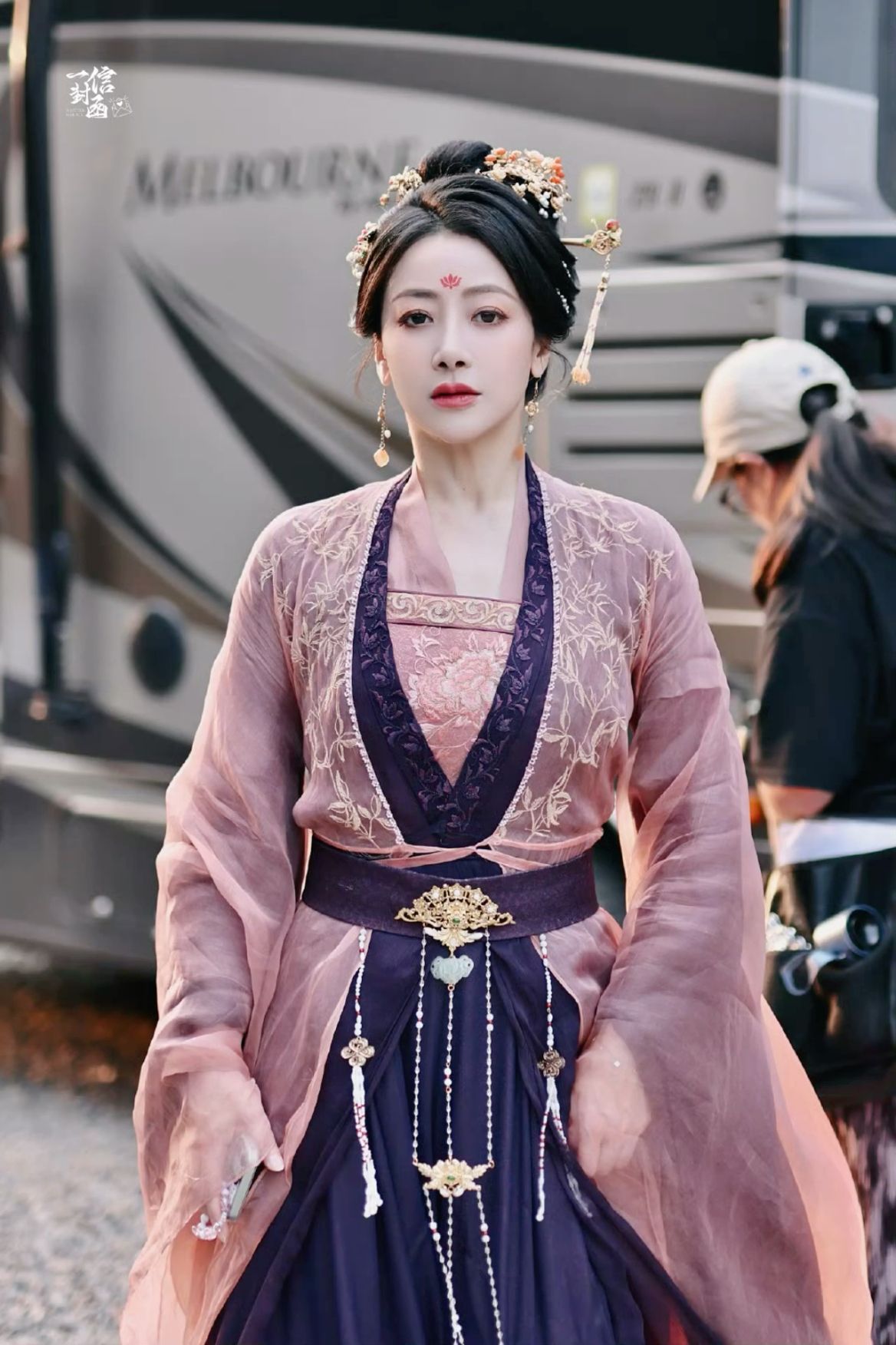 小个子与旗袍的浪漫订婚,爱的力量与独特魅力 小个子与旗袍的浪漫订婚,爱的力量与独特魅力