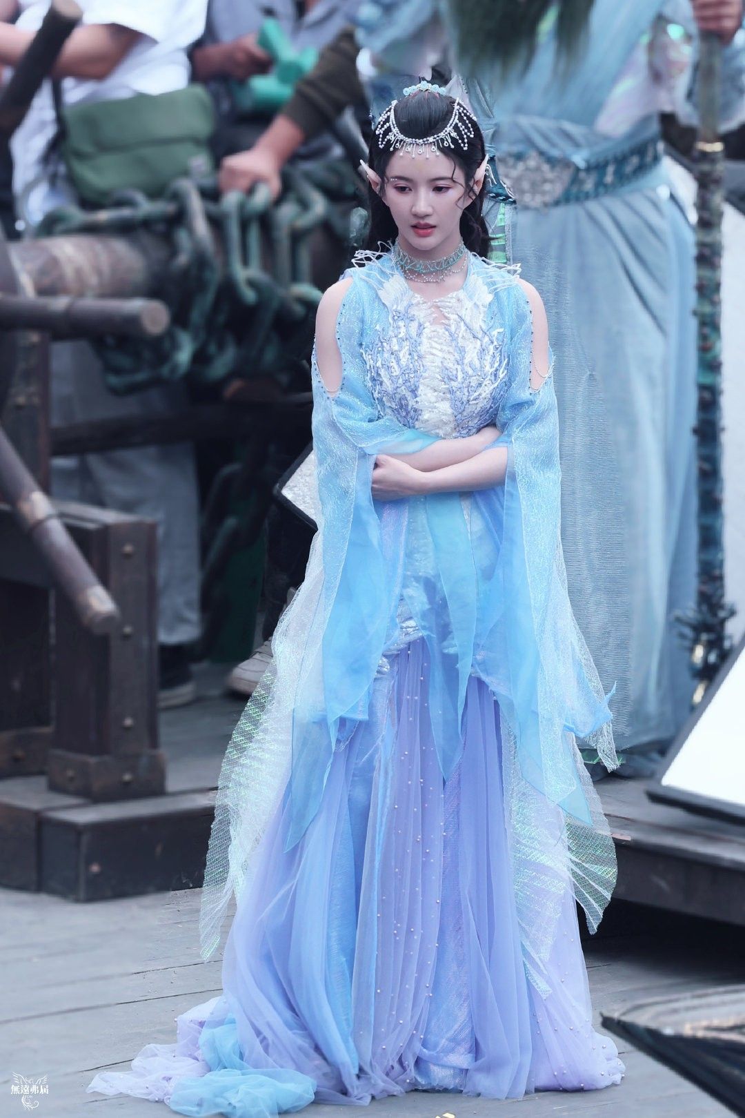 Traditional Hanfu Wedding:The Splendor of Phoenix Headdress and Brilliant Robes Traditional Hanfu Wedding:The Splendor of Phoenix Headdress and Brilliant Robes