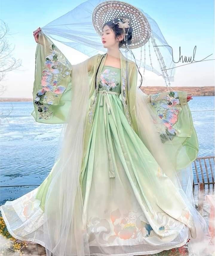 Neo-Chino Style Qipao for Little Girls:Embracing the Essence of Traditional Chinese Fashion Neo-Chino Style Qipao for Little Girls:Embracing the Essence of Traditional Chinese Fashion