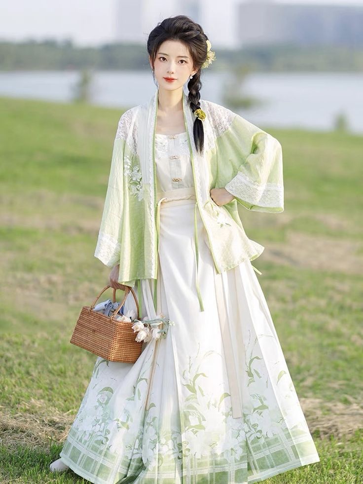 Girls Long Sleeve Hanfu Dress:The Elegance of Traditional Chinese Fashion Girls Long Sleeve Hanfu Dress:The Elegance of Traditional Chinese Fashion
