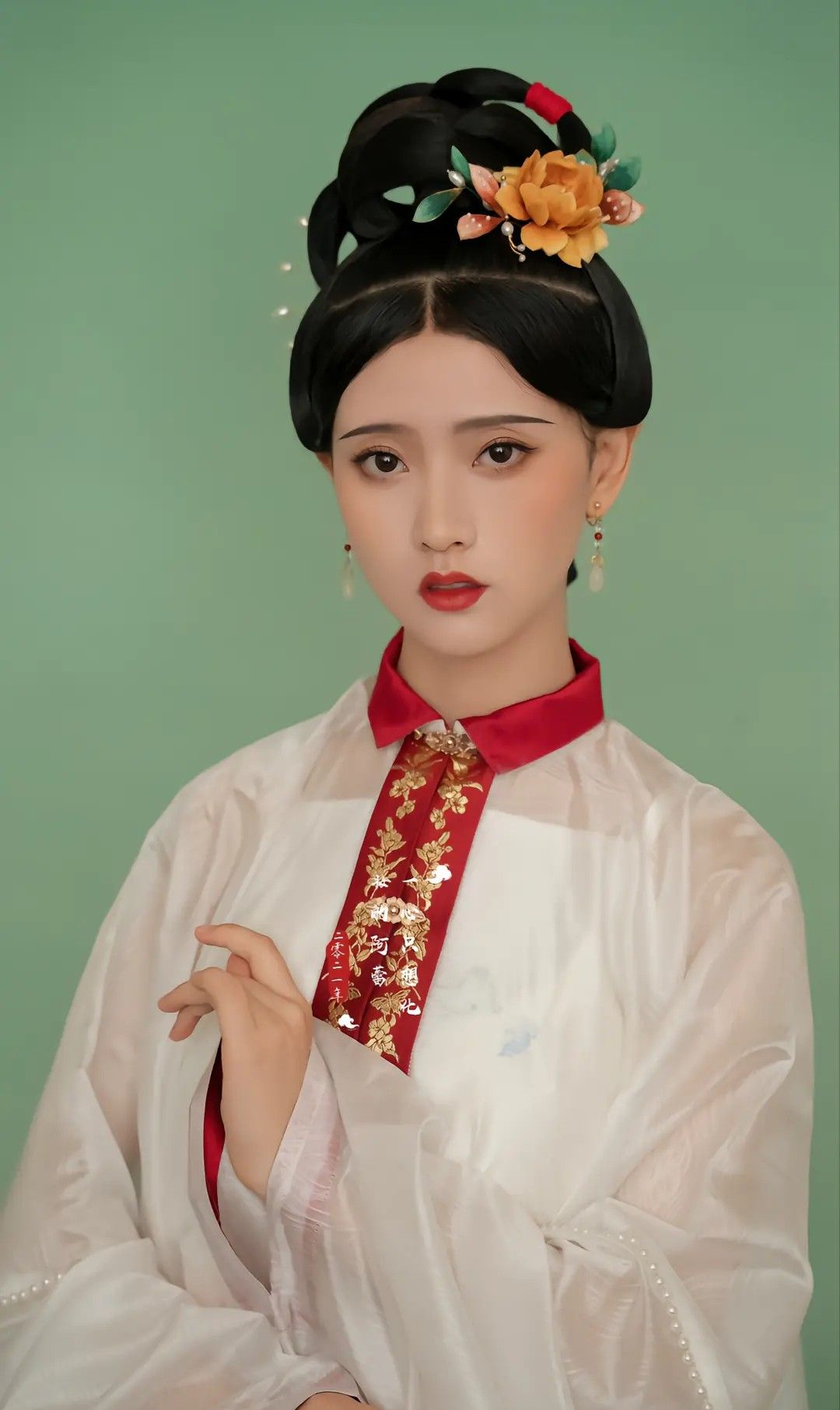 Winter Fashion in Girls Hanfu Dress:The Delicate Charm of a Hanfu Dress for Little Girls Winter Fashion in Girls Hanfu Dress:The Delicate Charm of a Hanfu Dress for Little Girls